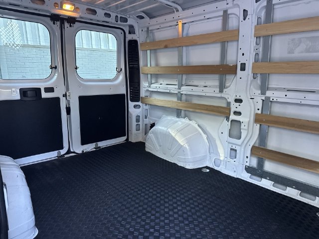 Used 2025 RAM ProMaster 2500 w/ U-Haul Equipment Group FWD image 18