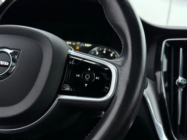 Used 2019 Volvo S60 T5 R-Design image 22