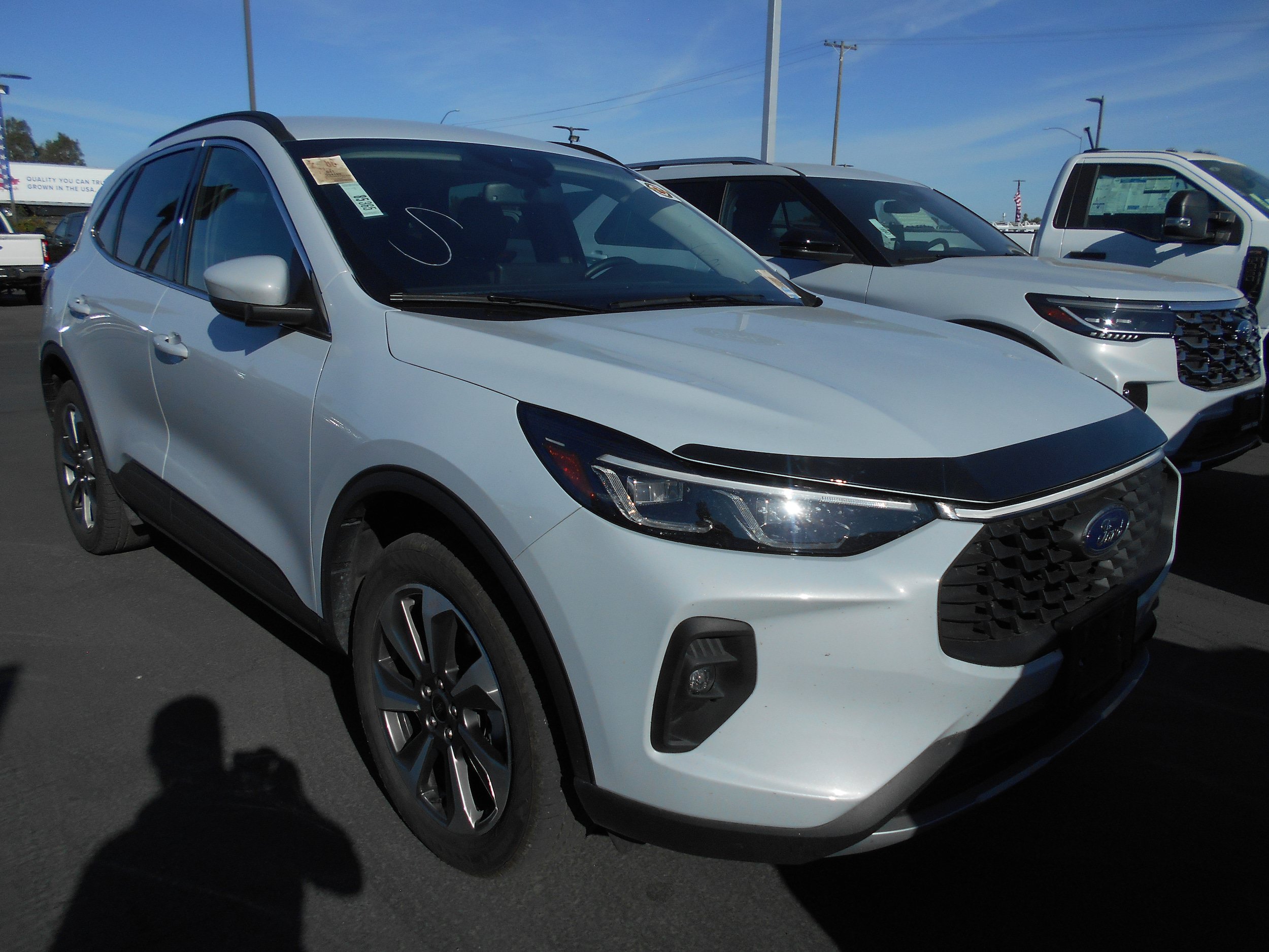 Certified 2025 Ford Escape Platinum AWD/4WD image 3