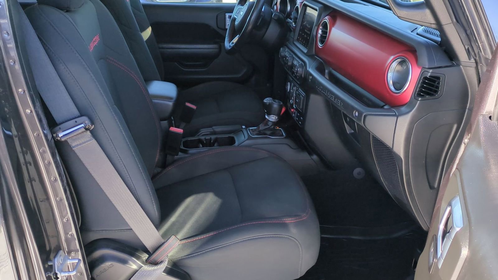 Used 2022 Jeep Wrangler Unlimited Rubicon w/ Dual Top Group image 22