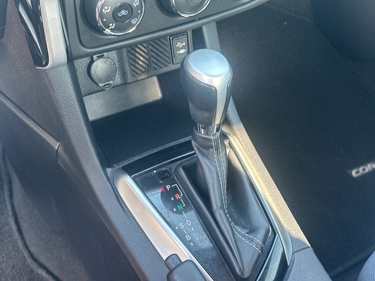 Used 2019 Toyota Corolla L FWD image 32