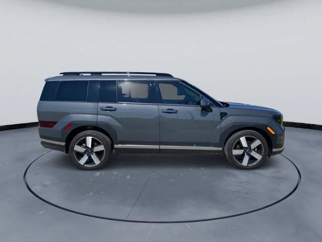 Used 2025 Hyundai Santa Fe Limited FWD image 4