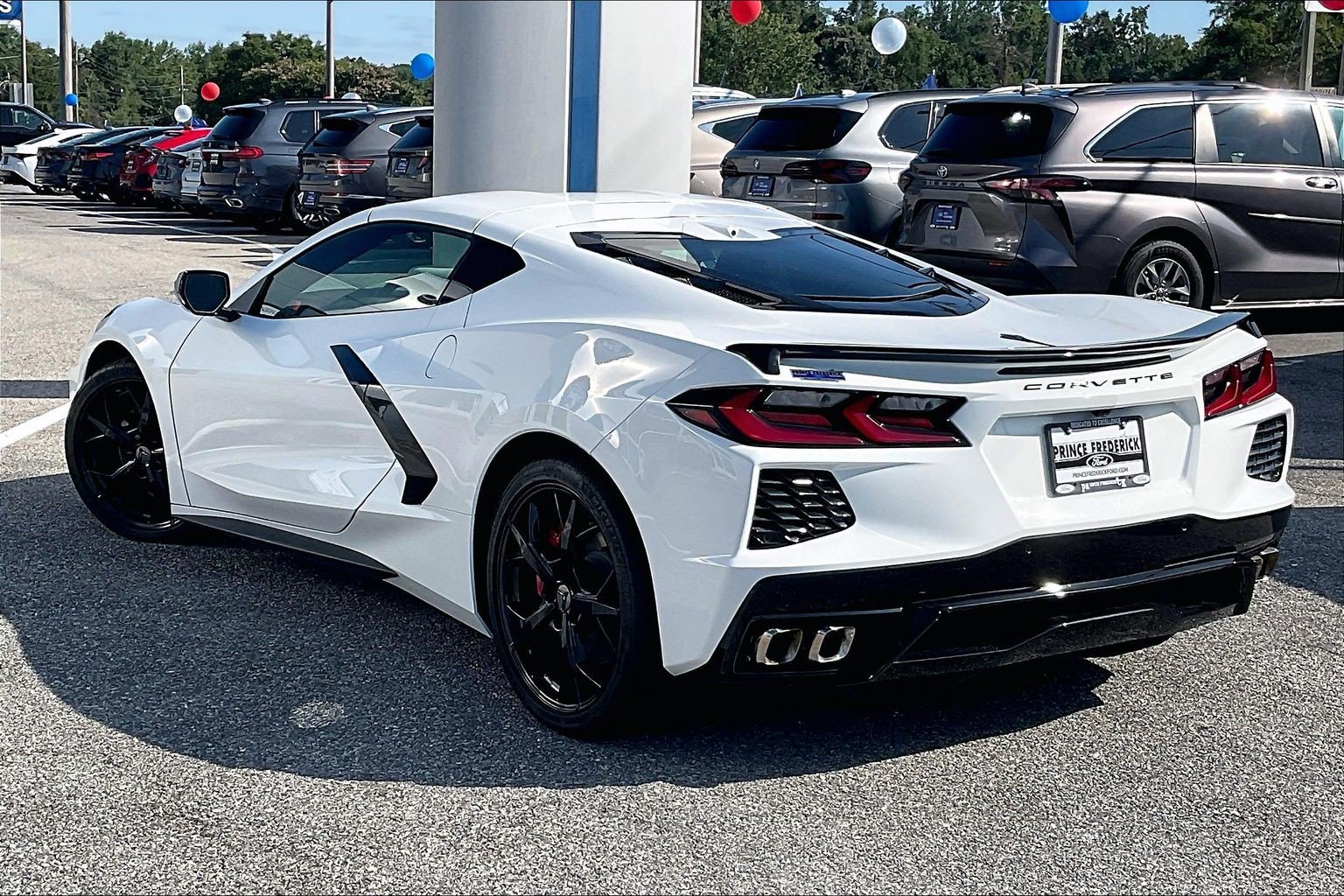 Used 2022 Chevrolet Corvette Stingray Preferred Cpe w/ Engine Appearance Package RWD image 10
