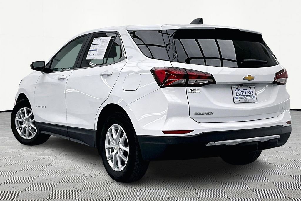 Used 2024 Chevrolet Equinox LT image 2