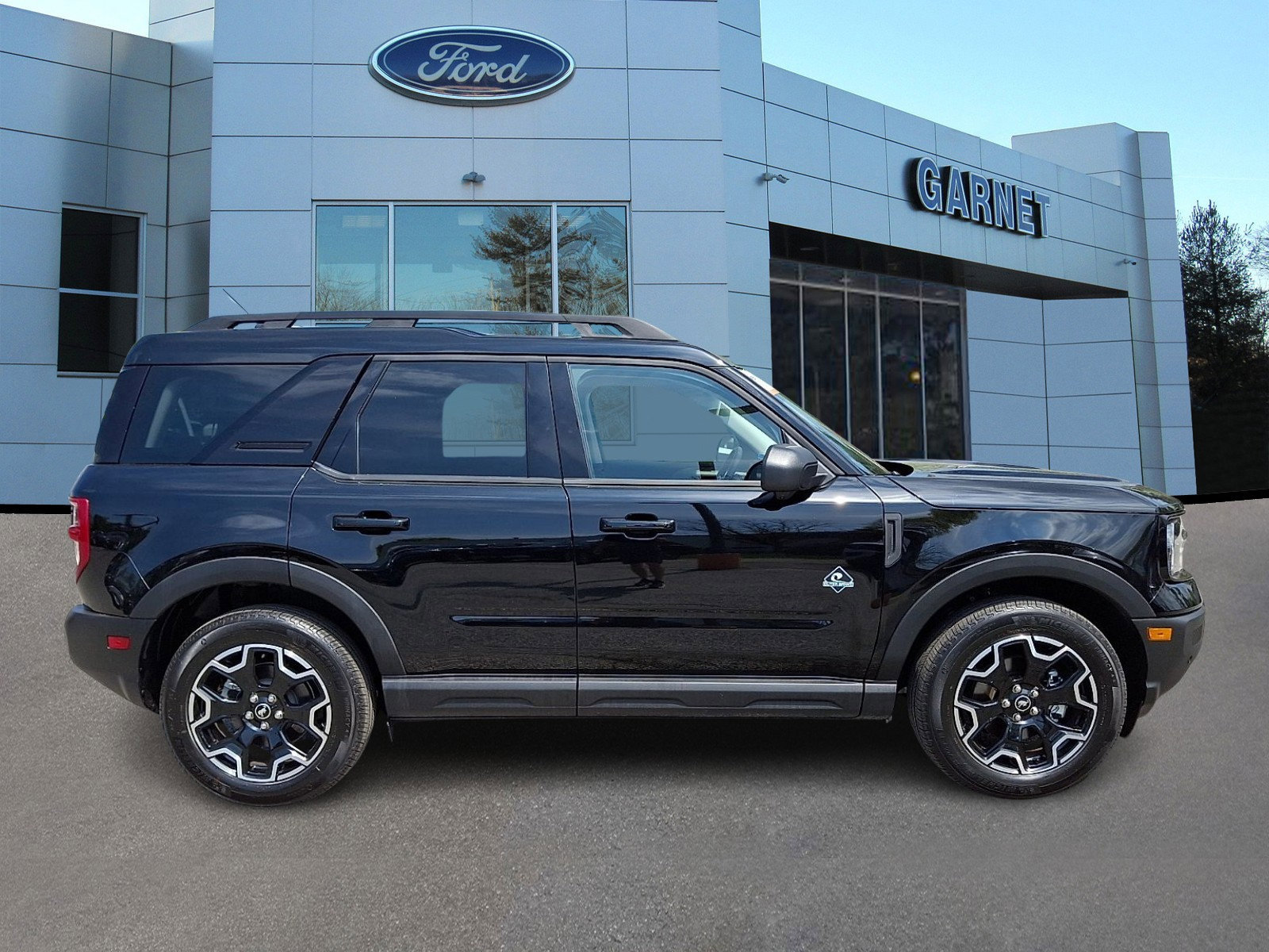 Certified 2025 Ford Bronco Sport Outer Banks w/ Outer Banks Tech Package+ AWD/4WD image 5