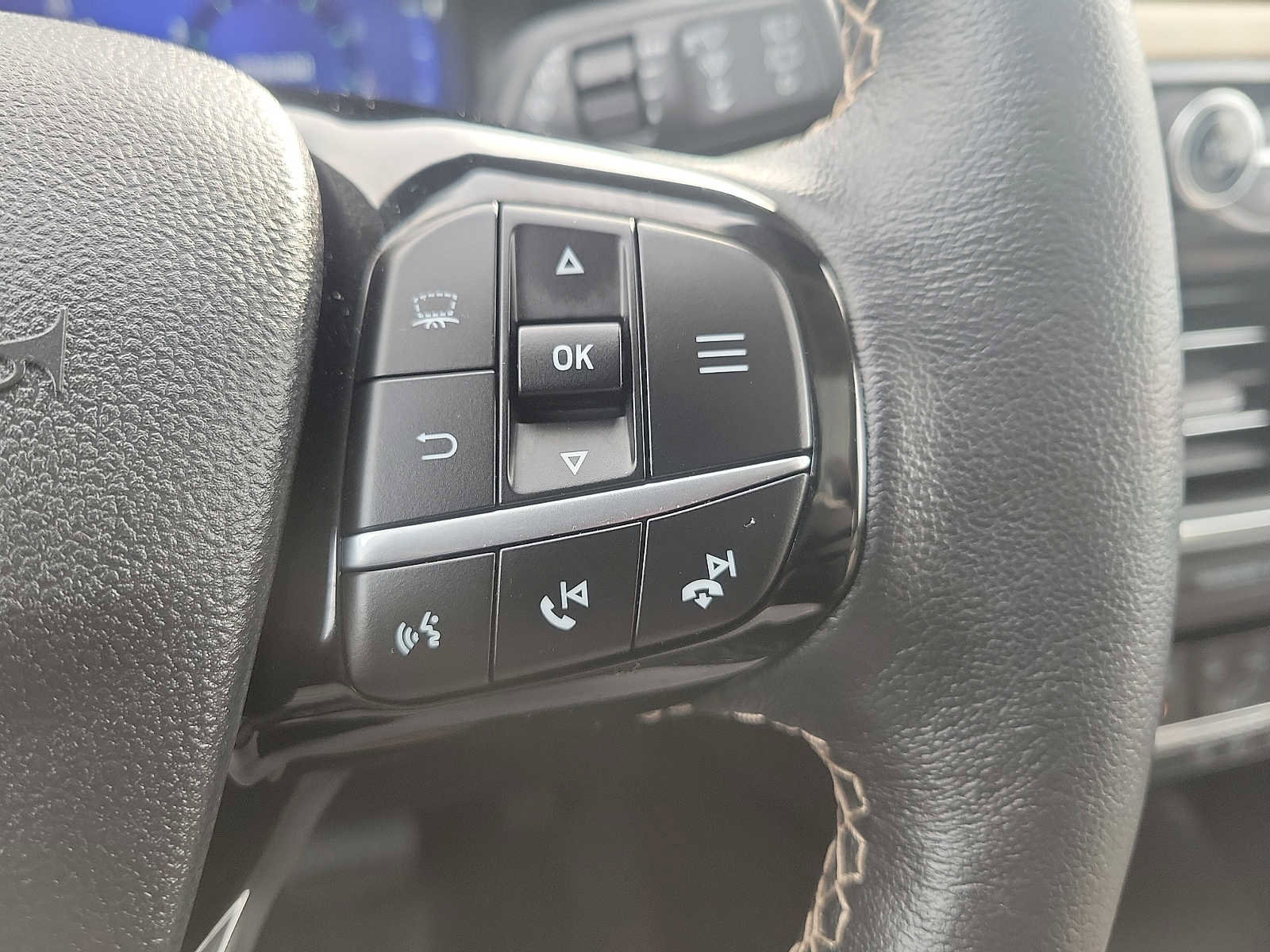 Certified 2022 Ford Escape Titanium w/ Titanium Elite Package image 23