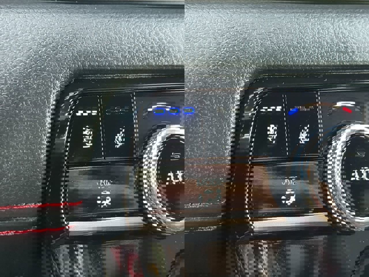 Used 2025 Honda Pilot Black Edition image 22