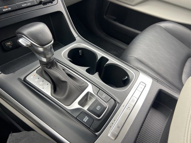 Used 2022 Kia Carnival LX image 17