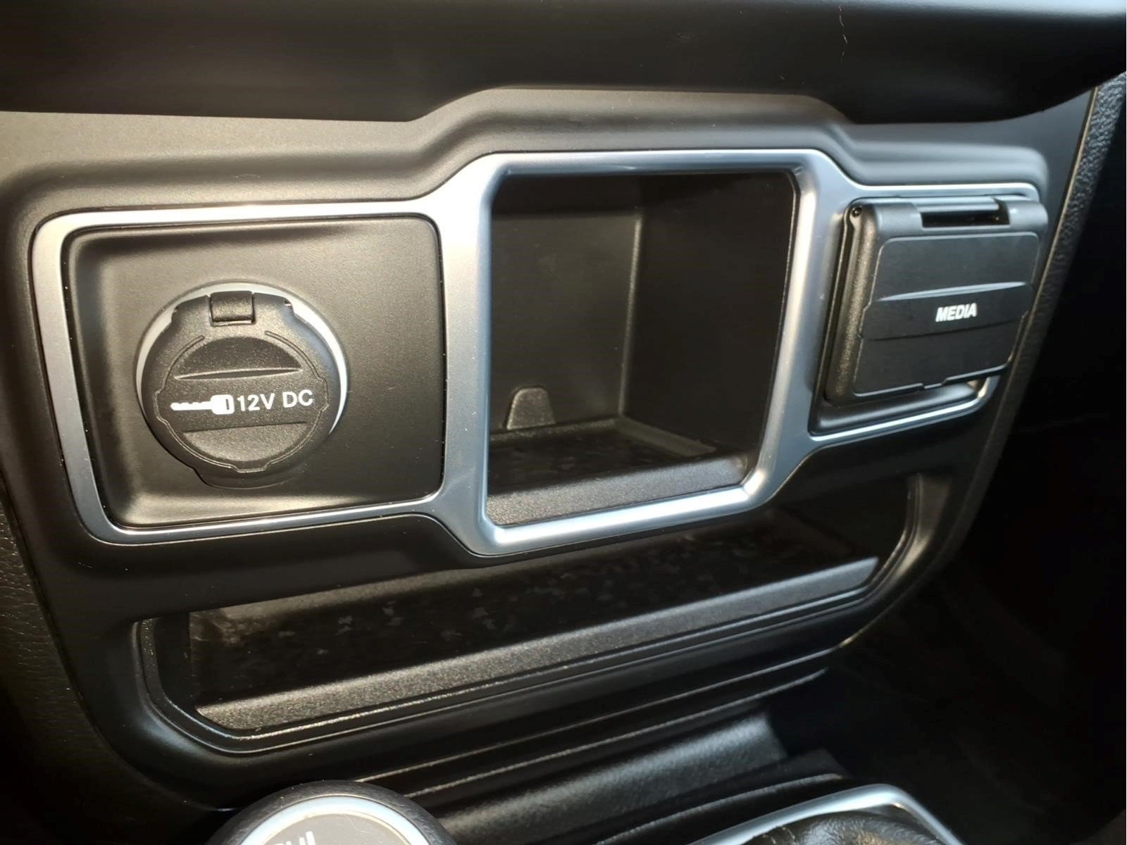 Used 2020 Jeep Wrangler Sport AWD/4WD image 18