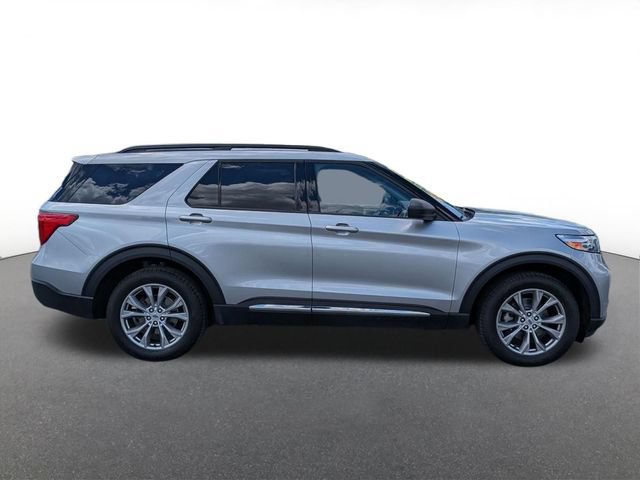 Certified 2023 Ford Explorer XLT w/ Equipment Group 202A AWD/4WD image 2