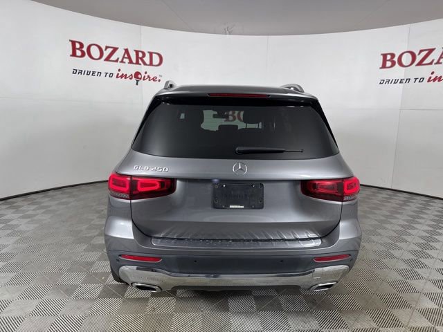 Used 2021 Mercedes-Benz GLB 250 image 4
