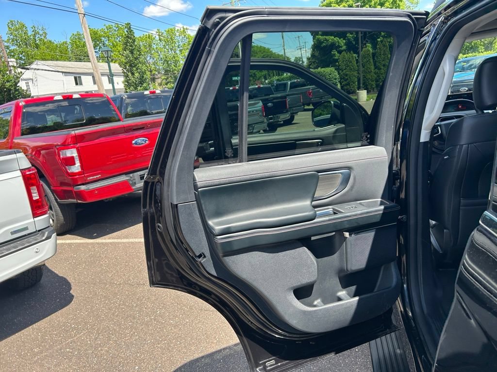 Certified 2025 Ford Expedition Platinum AWD/4WD image 17
