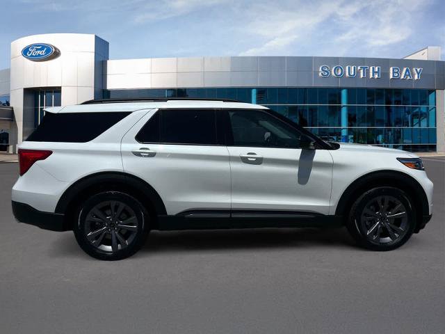 Certified 2023 Ford Explorer XLT w/ Equipment Group 202A RWD image 6