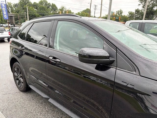Certified 2023 Ford Edge SE w/ Black Appearance Package AWD/4WD image 11
