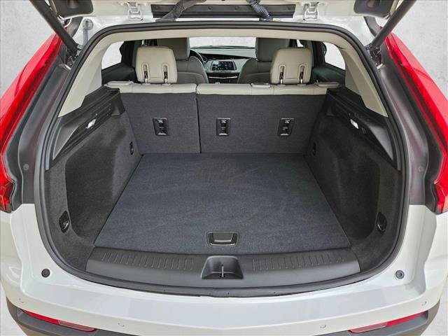 Used 2022 Cadillac XT4 Luxury w/ Cold Weather Package FWD image 7