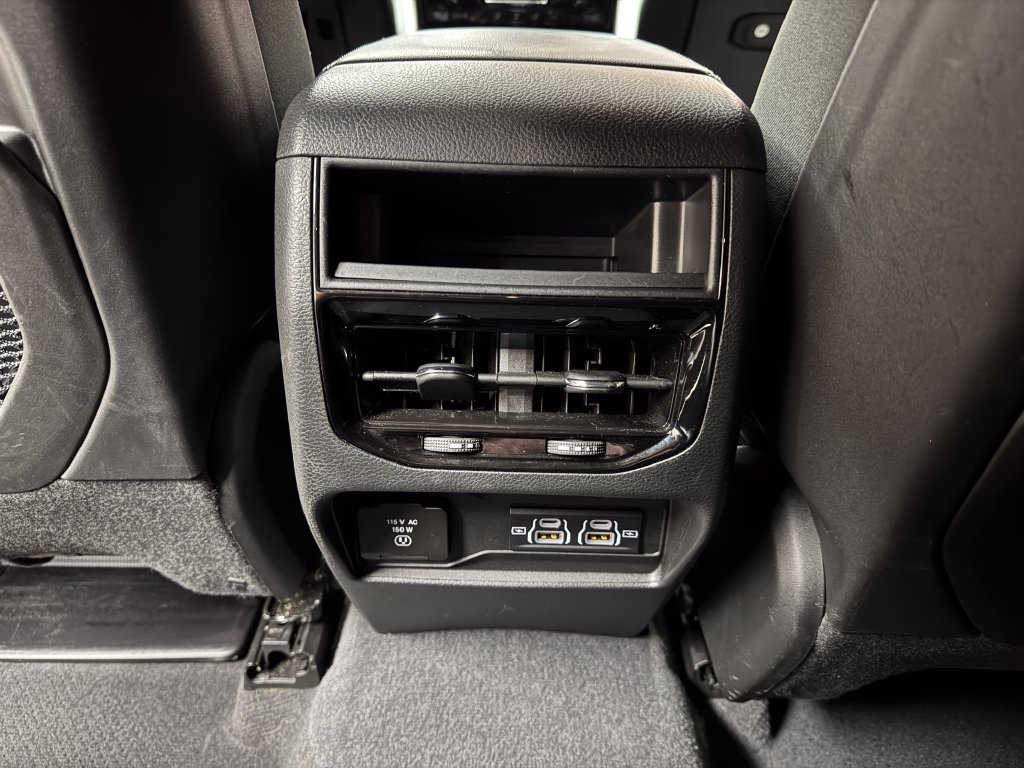 Used 2023 Jeep Grand Cherokee Altitude AWD/4WD image 13
