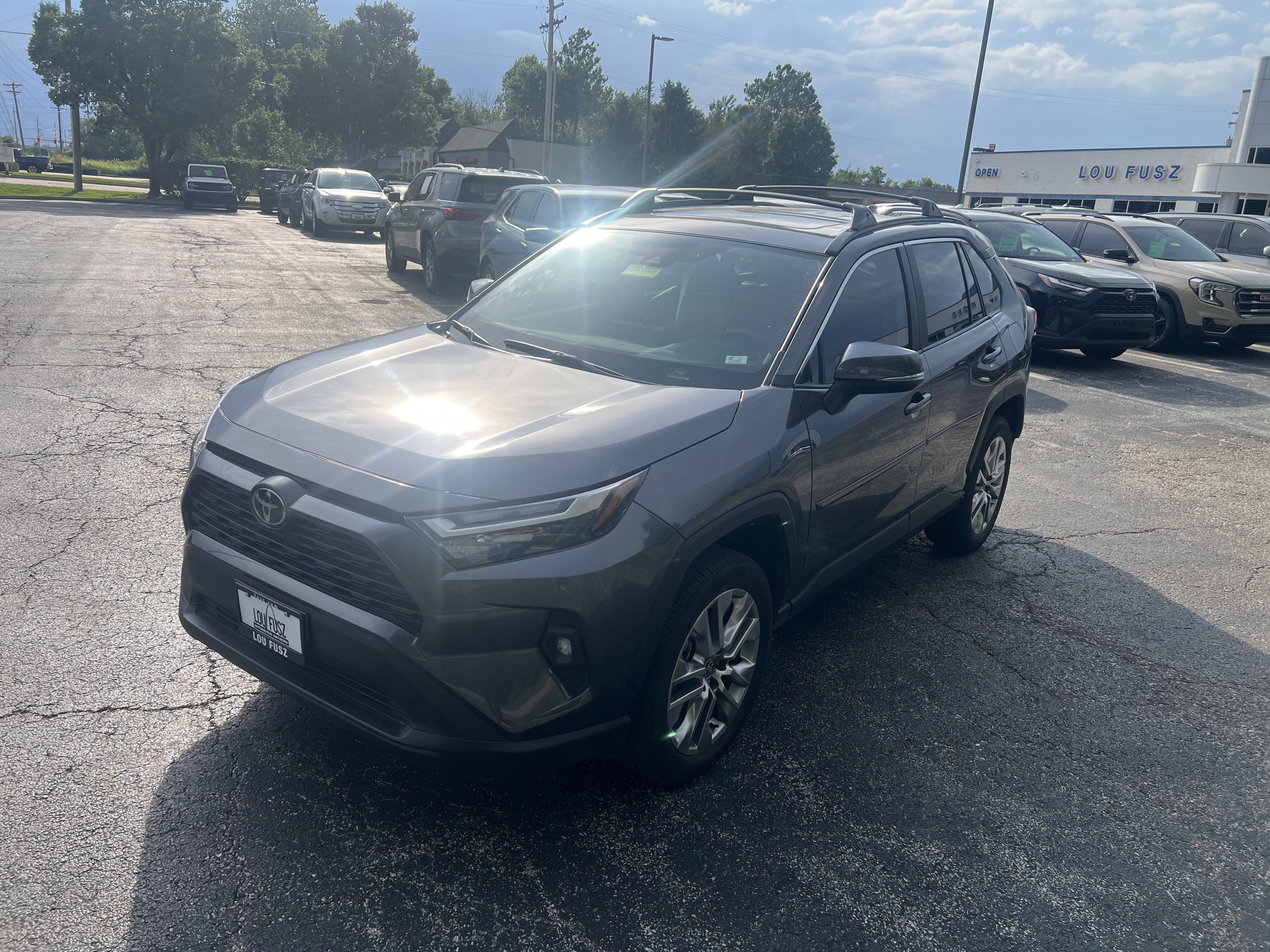 Used 2025 Toyota RAV4 XLE Premium FWD image 4