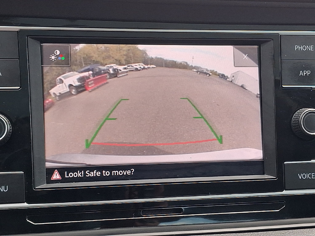 Used 2023 Volkswagen Jetta SE FWD image 4