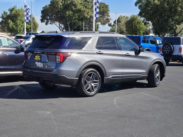 Certified 2025 Ford Explorer ST-Line w/ Premium Package AWD/4WD image 4
