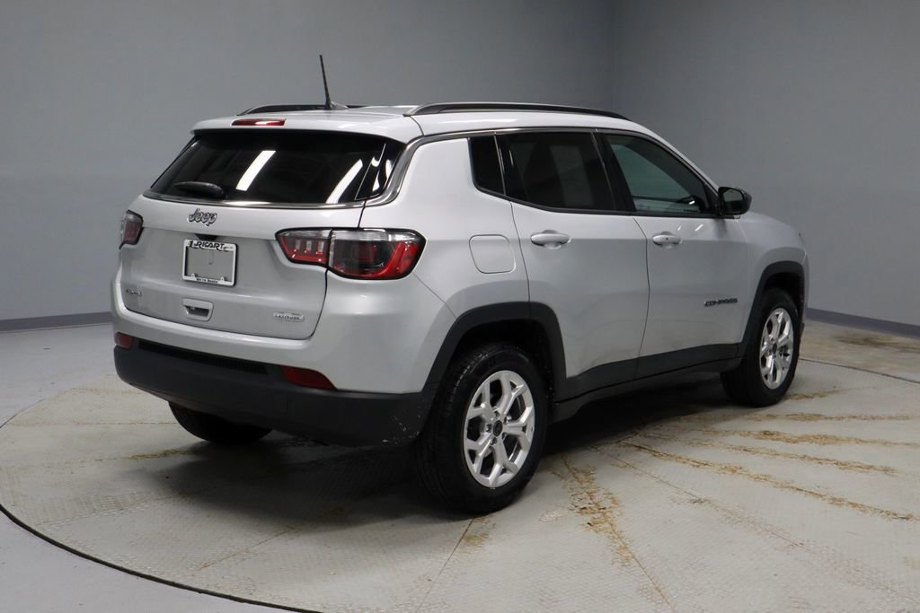 Used 2025 Jeep Compass Latitude image 5