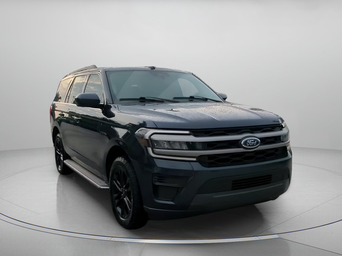 Certified 2023 Ford Expedition XLT RWD image 4
