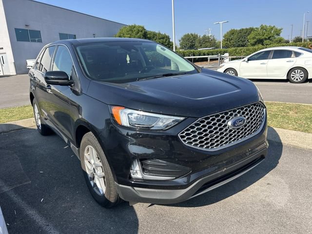 Certified 2024 Ford Edge SEL w/ Convenience Package AWD/4WD image 3