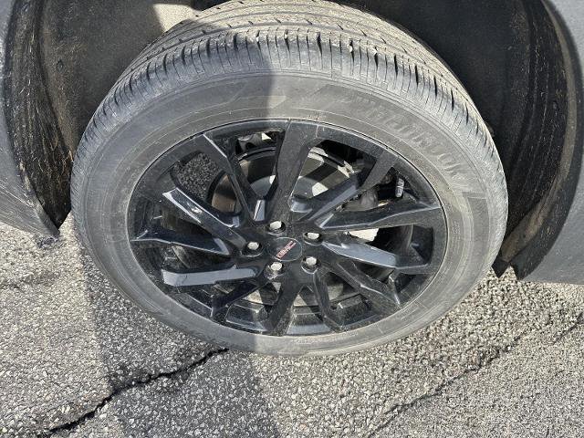 Used 2024 GMC Terrain SLE w/ Elevation Edition image 10