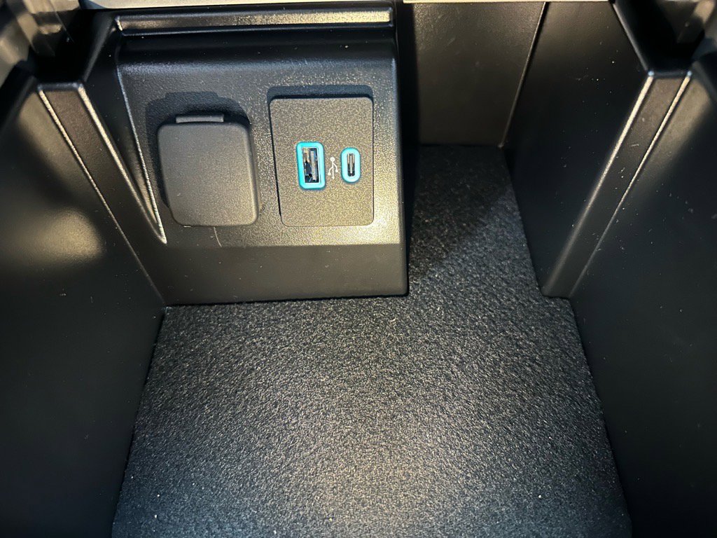 Certified 2024 Ford Explorer XLT w/ Equipment Group 202A image 42