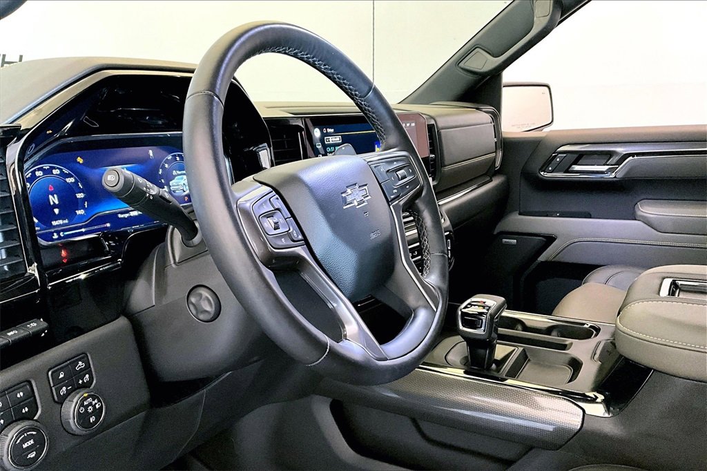 Used 2022 Chevrolet Silverado 1500 ZR2 w/ Technology Package image 12