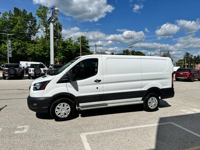 Certified 2025 Ford Transit 250 Low Roof w/ Exterior Upgrade Package RWD image 9