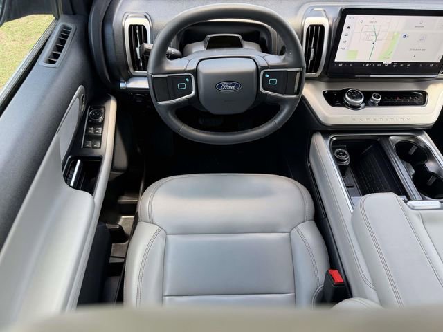 Certified 2025 Ford Expedition Active AWD/4WD image 14