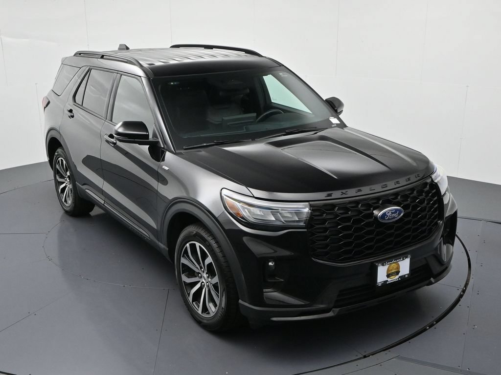 Certified 2025 Ford Explorer ST-Line AWD/4WD image 17