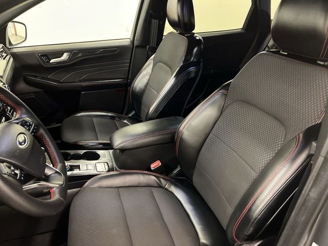 Certified 2024 Ford Escape ST-Line AWD/4WD image 8