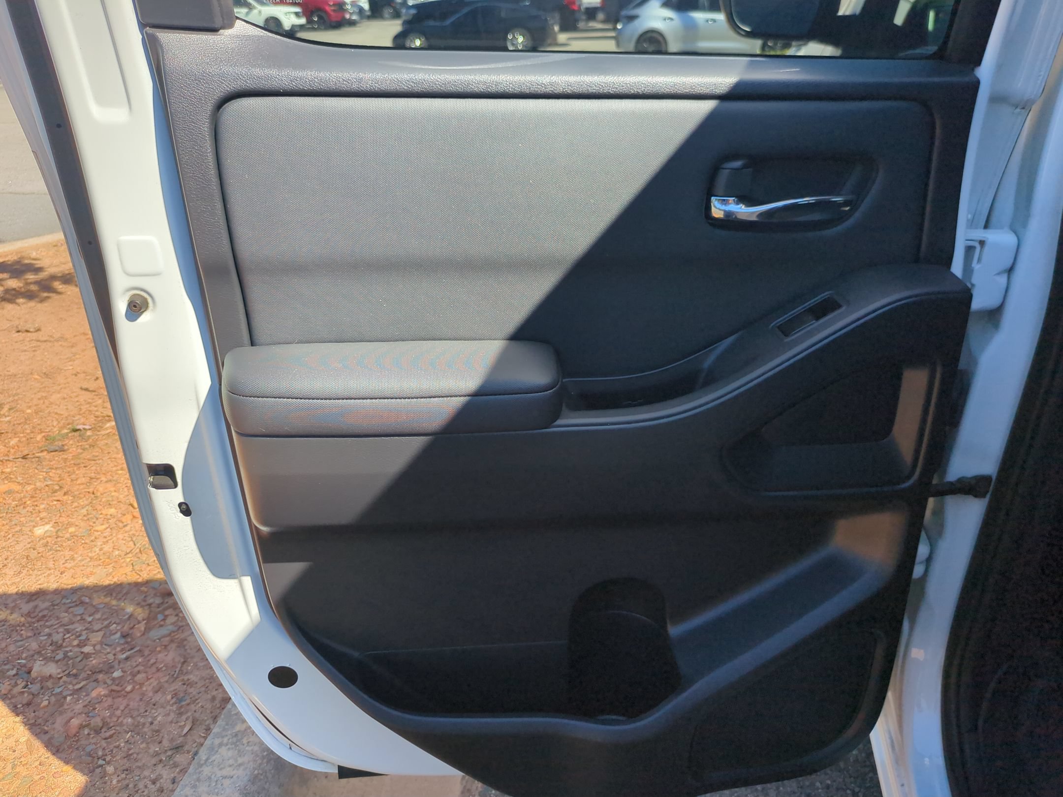 Used 2022 Nissan Frontier SV AWD/4WD image 25
