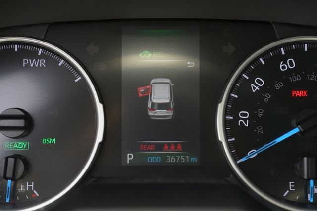 Used 2021 Toyota RAV4 XLE Premium AWD/4WD image 26