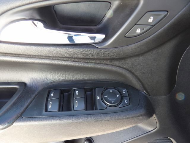 Used 2022 Chevrolet Equinox LT w/ Driver Convenience Package image 25