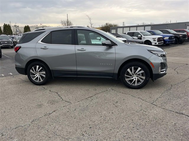 Used 2024 Chevrolet Equinox Premier image 2