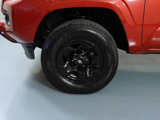 Used 2018 Toyota Tacoma SR5 RWD image 9