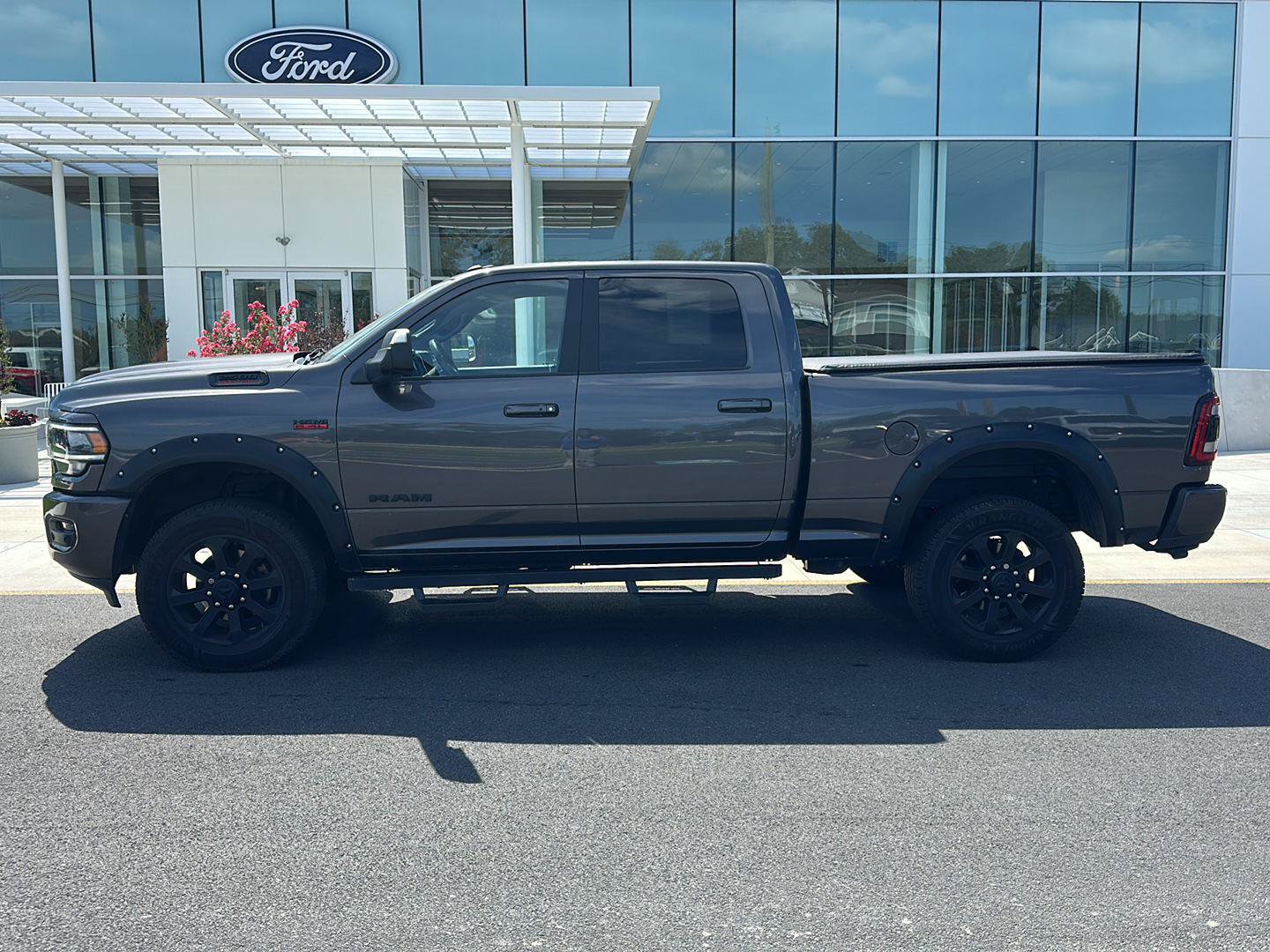 Used 2022 RAM 2500 Laramie AWD/4WD image 8