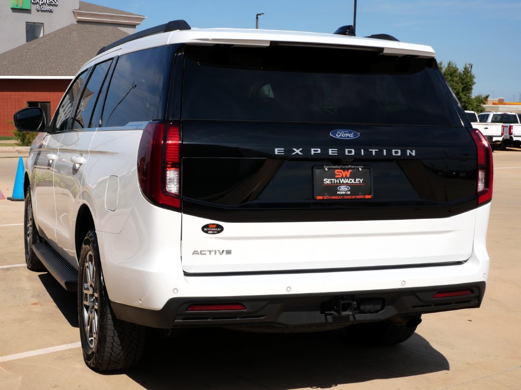Certified 2025 Ford Expedition Active AWD/4WD image 6