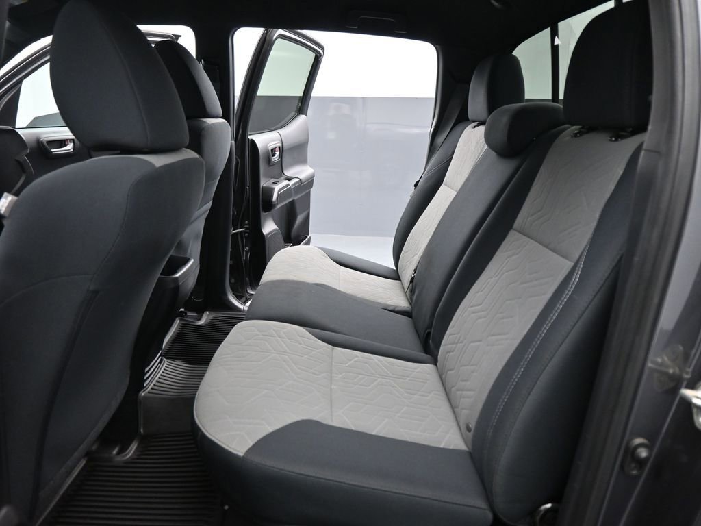 Used 2020 Toyota Tacoma TRD Off-Road w/ Technology Package image 17