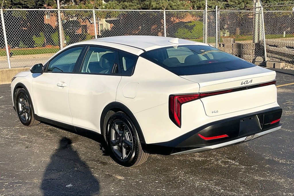Used 2026 Kia K4 FWD image 10