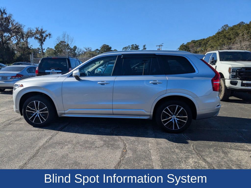 Used 2020 Volvo XC90 T5 Momentum image 2