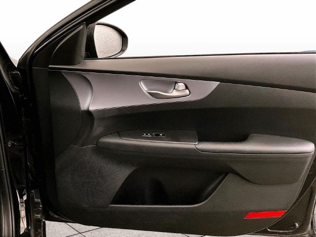 Used 2022 Kia Forte LXS FWD image 23