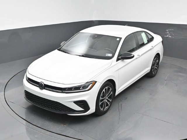 Used 2025 Volkswagen Jetta Sport FWD image 17