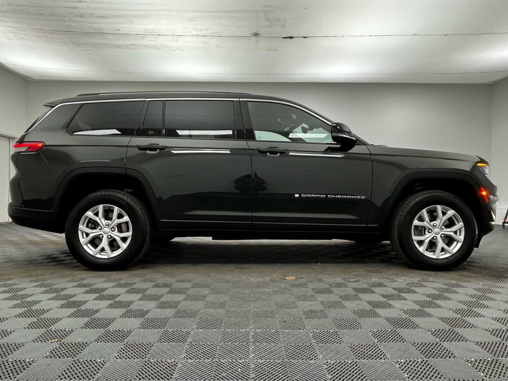 Used 2024 Jeep Grand Cherokee L Limited w/ Luxury Tech Group II image 3