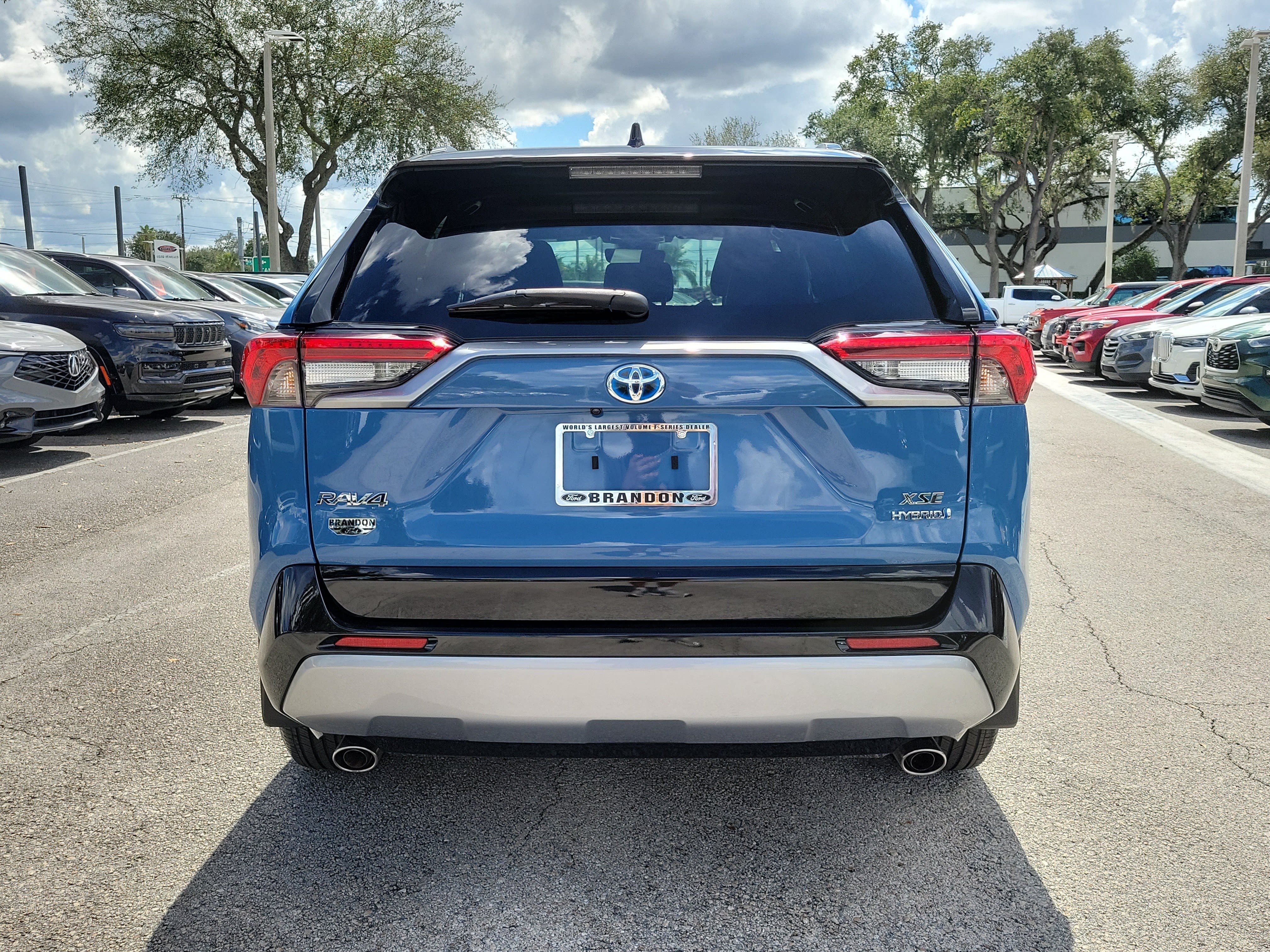 Used 2024 Toyota RAV4 XSE AWD/4WD image 8