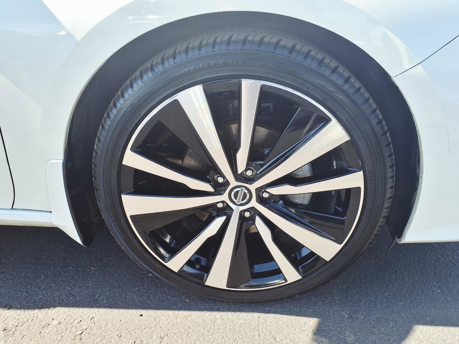 Used 2019 Nissan Altima 2.5 SR w/ SR Premium Package image 9