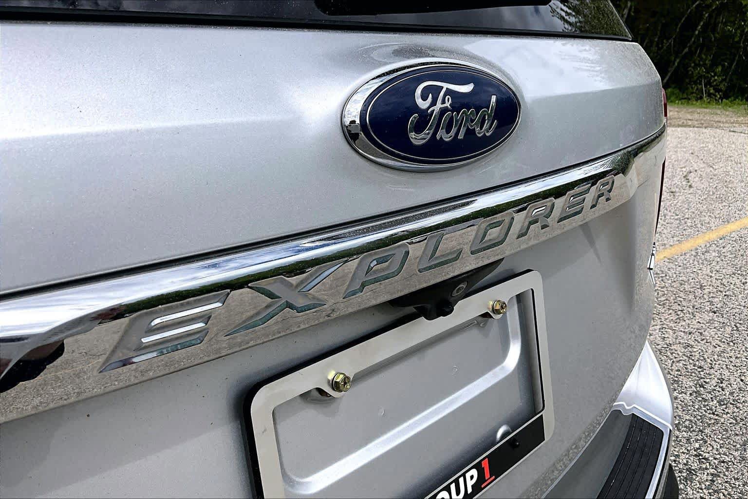 Certified 2018 Ford Explorer XLT w/ Equipment Group 201A AWD/4WD image 33