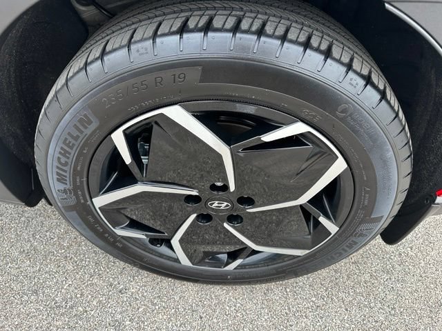 Used 2024 Hyundai Ioniq 5 SEL AWD/4WD image 8